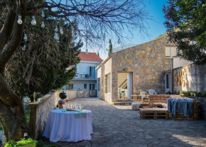 Amazing Balkan patio, 3 houses together